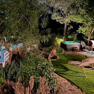 https://la-casita-del-fresno.es-andalucia.com