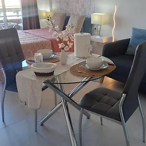 https://estudio-playa-jardn.in-canary-islands.com